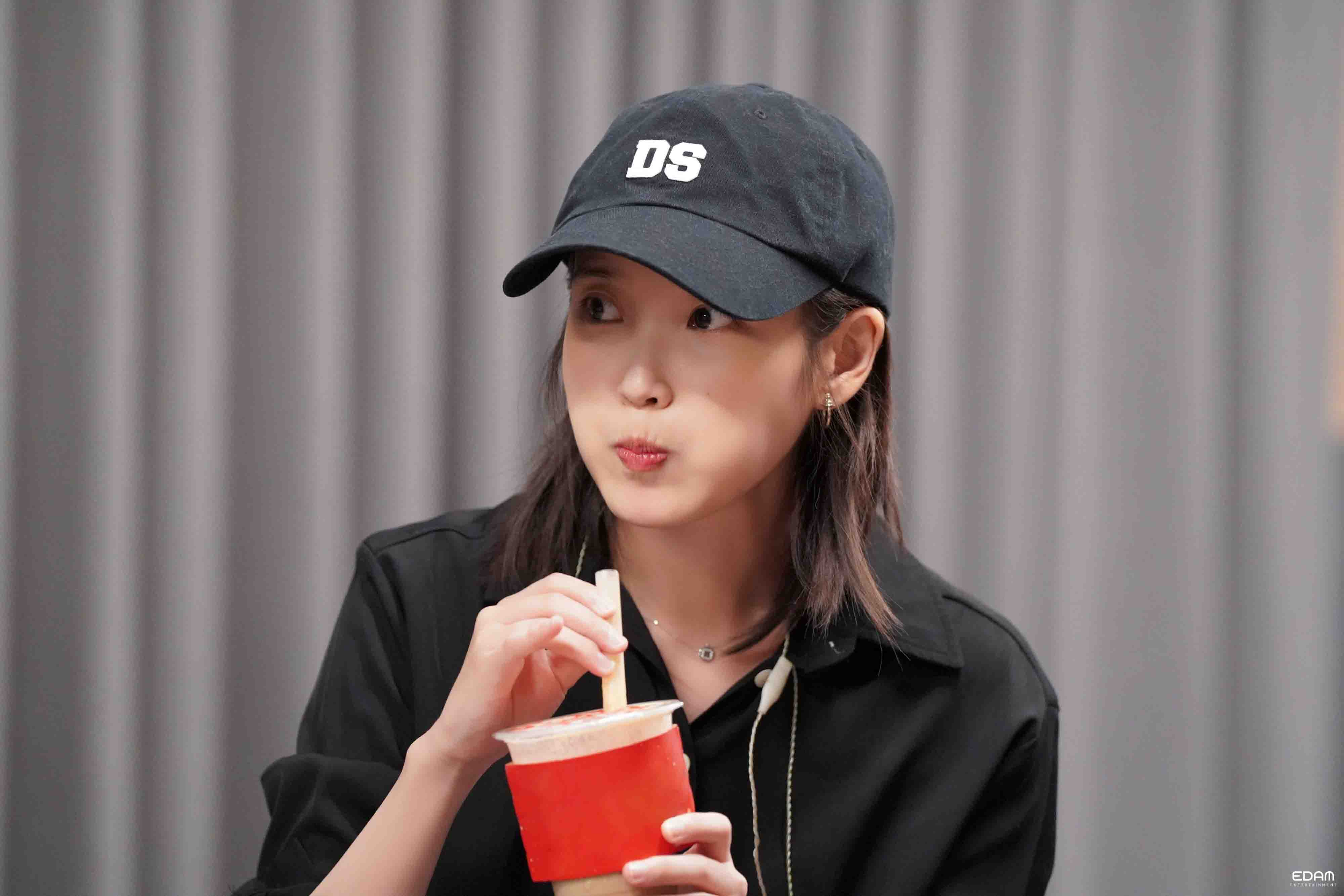 IU